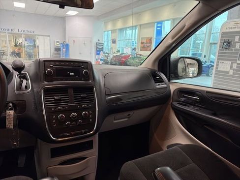 Used 2016 Dodge Grand Caravan SE w/ Quick Order Package 29E SE FWD image 21