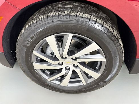 Used 2024 Chevrolet Equinox Premier image 30