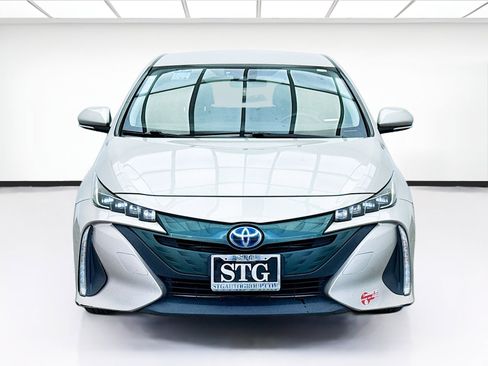 Used 2017 Toyota Prius Prime Premium w/ Preferred Accessory Package image 2