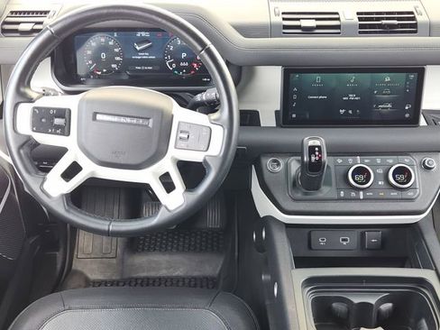 Used 2022 Land Rover Defender 90 X-Dynamic S AWD/4WD image 26