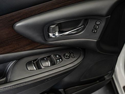 Used 2019 Nissan Murano Platinum image 17