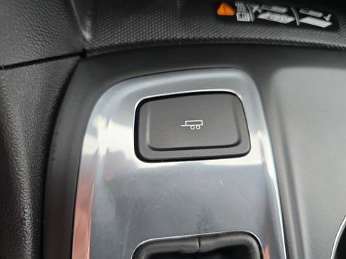 Used 2019 Chevrolet Equinox Premier image 25