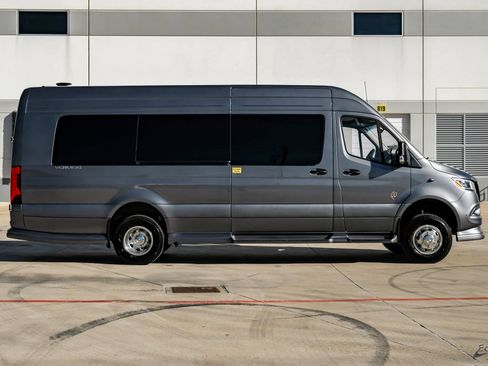 Used 2025 Mercedes-Benz Sprinter 3500 image 16