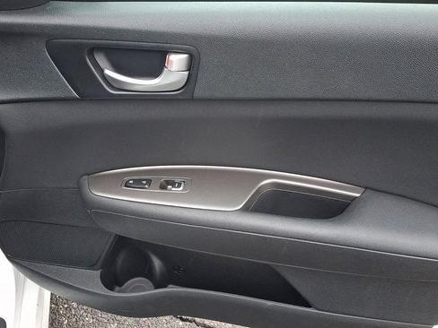 Used 2020 Kia Optima LX image 12