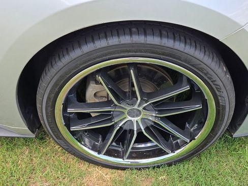 Used 2017 Ford Mustang Coupe RWD image 16