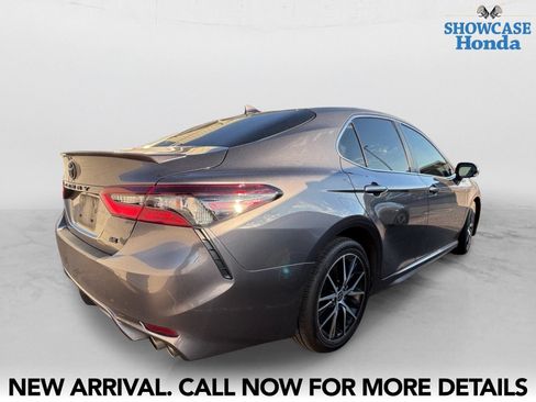 Used 2023 Toyota Camry SE w/ Convenience Package FWD image 5