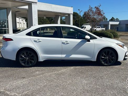 Used 2023 Toyota Corolla SE image 9