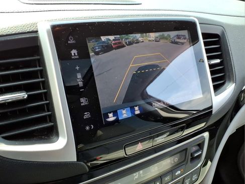 Used 2018 Honda Pilot Touring image 18