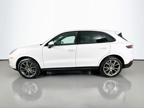 Certified 2022 Porsche Cayenne AWD/4WD image 2