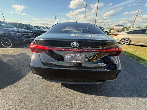 Used 2021 Toyota Avalon XLE FWD image 4