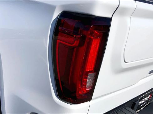 Used 2024 GMC Sierra 1500 SLT image 28