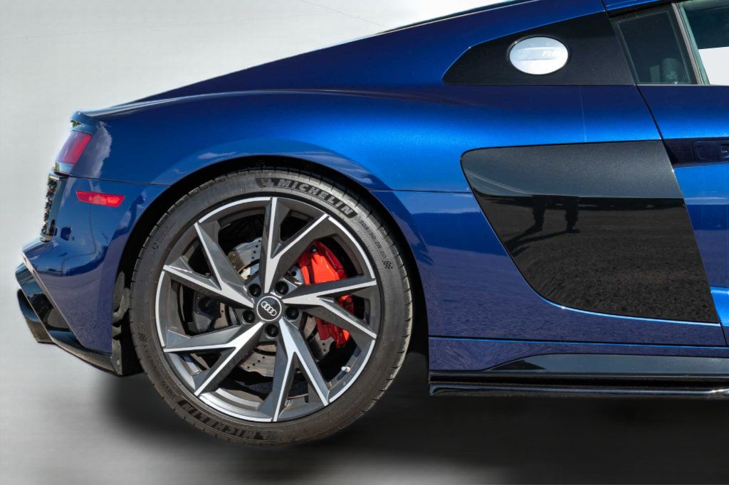 Used 2022 Audi R8 V10 performance w/ Sport Exhaust Package RWD image 16
