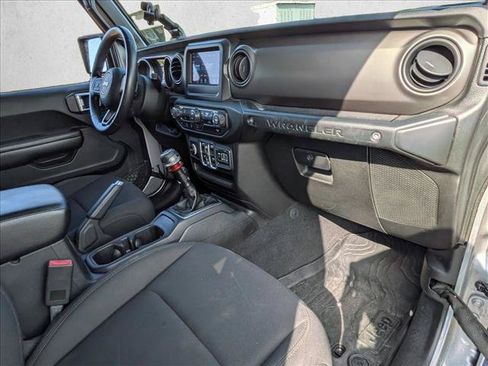 Used 2018 Jeep Wrangler Unlimited Sport S AWD/4WD image 19