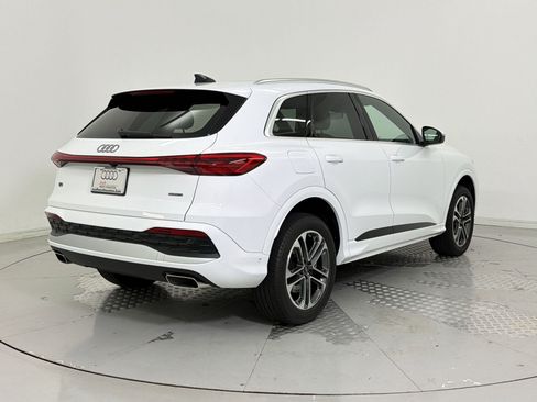 Certified 2025 Audi Q5 Premium w/ Convenience Package AWD/4WD image 9
