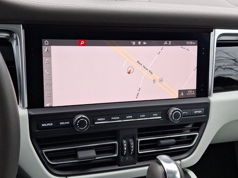 Used 2021 Porsche Macan S image 17