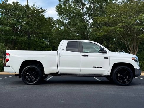 Used 2021 Toyota Tundra SR5 RWD image 2