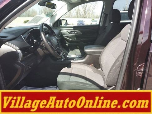 Used 2021 Chevrolet Traverse LT image 18