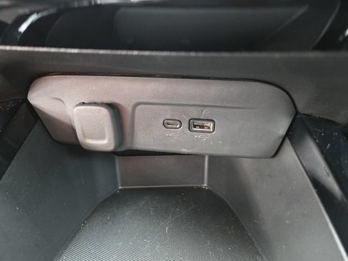 Used 2025 Chevrolet Trax LT FWD image 28