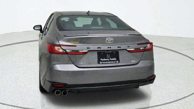 Used 2025 Toyota Camry SE FWD image 4