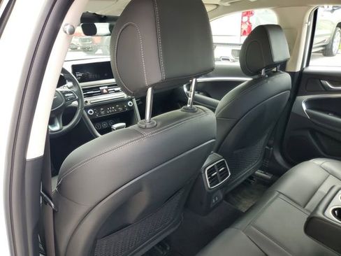 Used 2026 Genesis G70 2.5T image 11