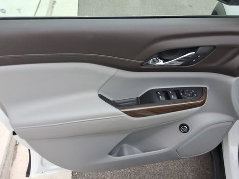 Used 2023 GMC Acadia SLE w/ Driver Convenience Package image 21