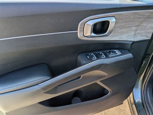 Used 2023 Kia Sorento S image 8