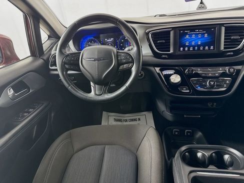 Used 2020 Chrysler Pacifica Touring w/ S Appearance Package image 27