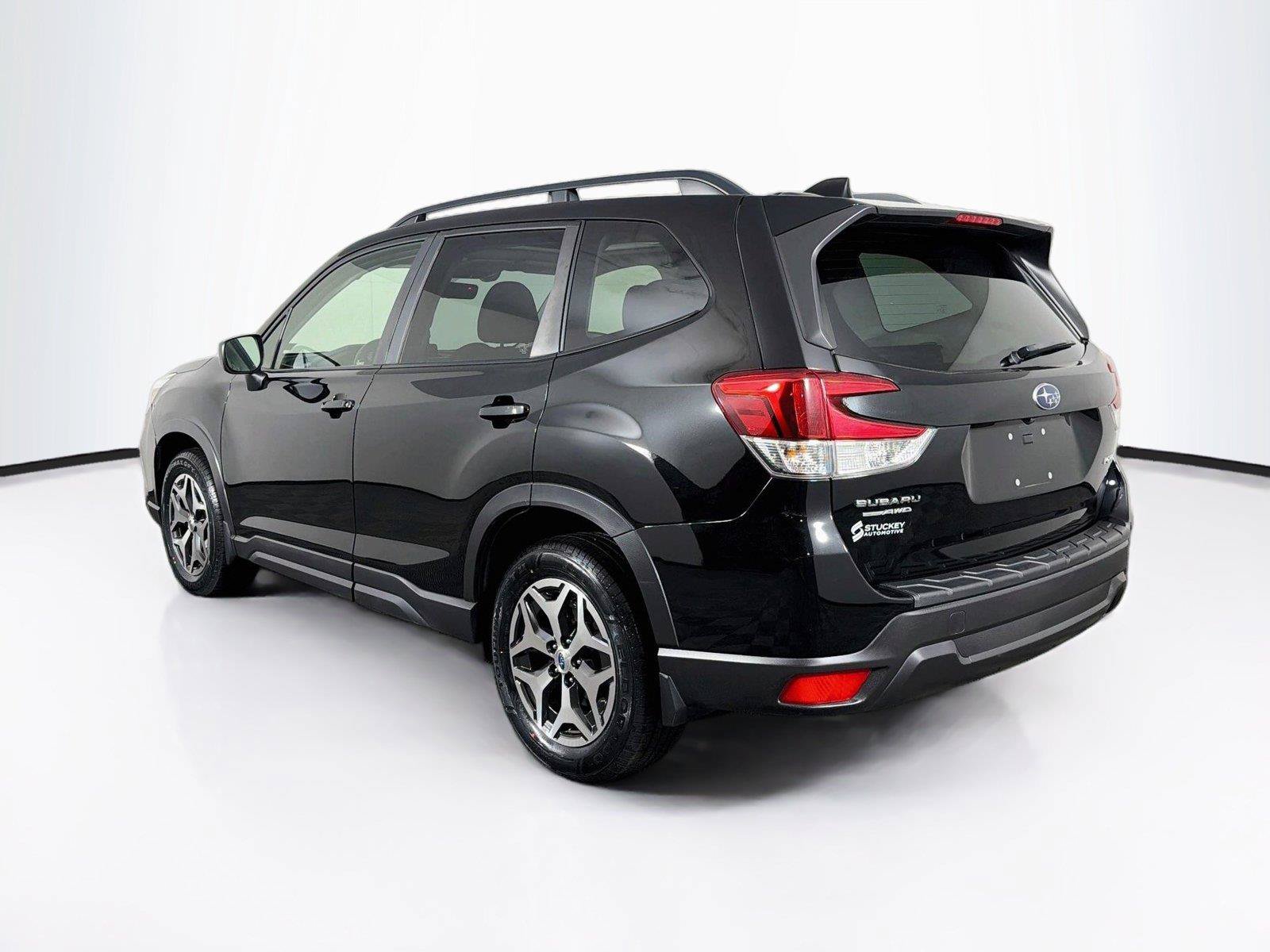 Used 2020 Subaru Forester Premium AWD/4WD image 9