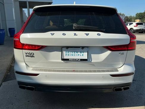 Used 2020 Volvo V60 T5 Momentum FWD image 8