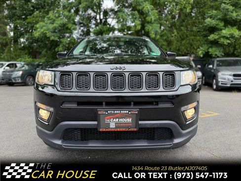 Used 2018 Jeep Compass Latitude AWD/4WD image 3