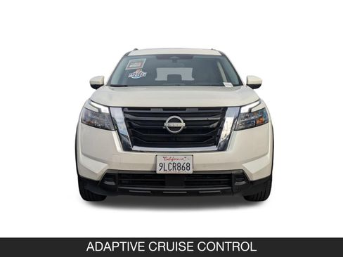 Certified 2024 Nissan Pathfinder SV image 4