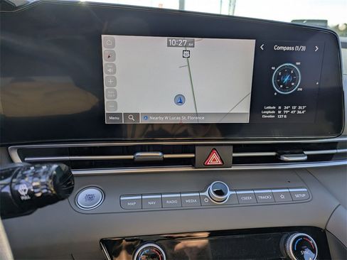 Used 2024 Hyundai Elantra SEL image 18