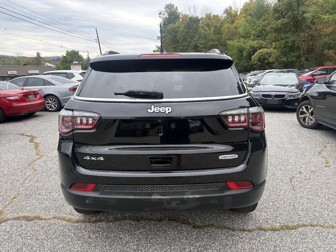 Used 2018 Jeep Compass Latitude w/ Popular Equipment Group AWD/4WD image 8