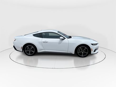 Used 2024 Ford Mustang Coupe RWD image 9