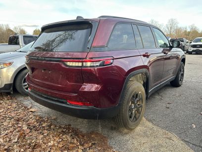 Used 2025 Jeep Grand Cherokee Altitude
