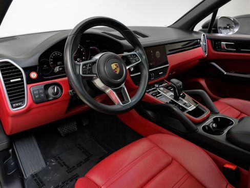 Used 2023 Porsche Cayenne Platinum Edition AWD/4WD image 3