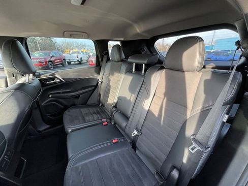 Used 2023 Mitsubishi Outlander SE image 8