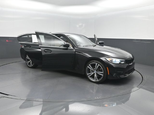 Used 2022 BMW 330i Sedan w/ Driving Assistance Package RWD image 32