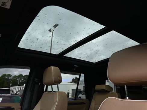 Used 2023 Chevrolet Tahoe Premier image 5