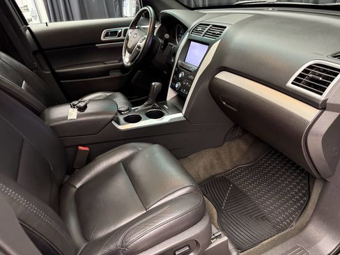 Used 2013 Ford Explorer XLT AWD/4WD image 22