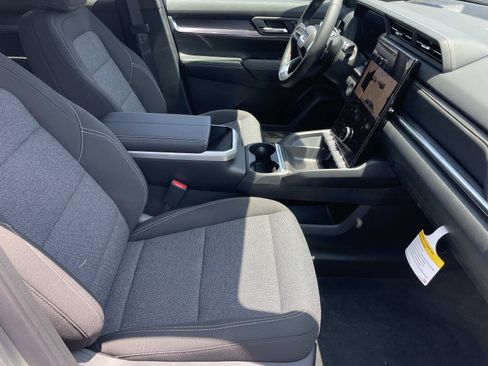 New 2026 GMC Terrain Elevation w/ Technology Package II FWD image 27