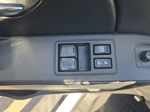 Certified 2025 Nissan Frontier SV RWD image 27