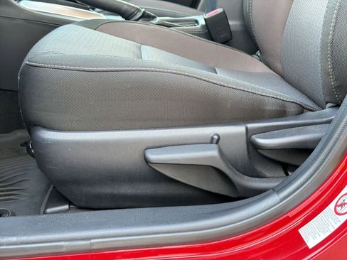 Used 2017 Toyota Corolla LE w/ Carpet Mat Package (TMS) FWD image 14