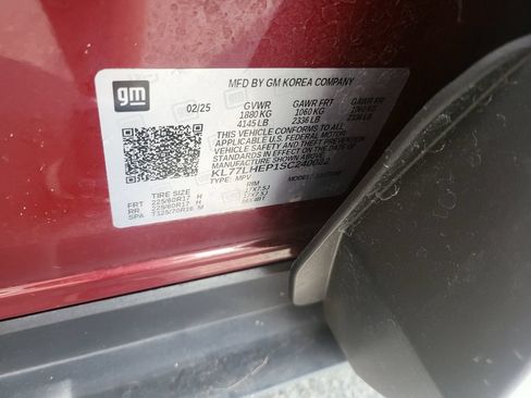 Used 2025 Chevrolet Trax LT w/ LT Convenience Package FWD image 7