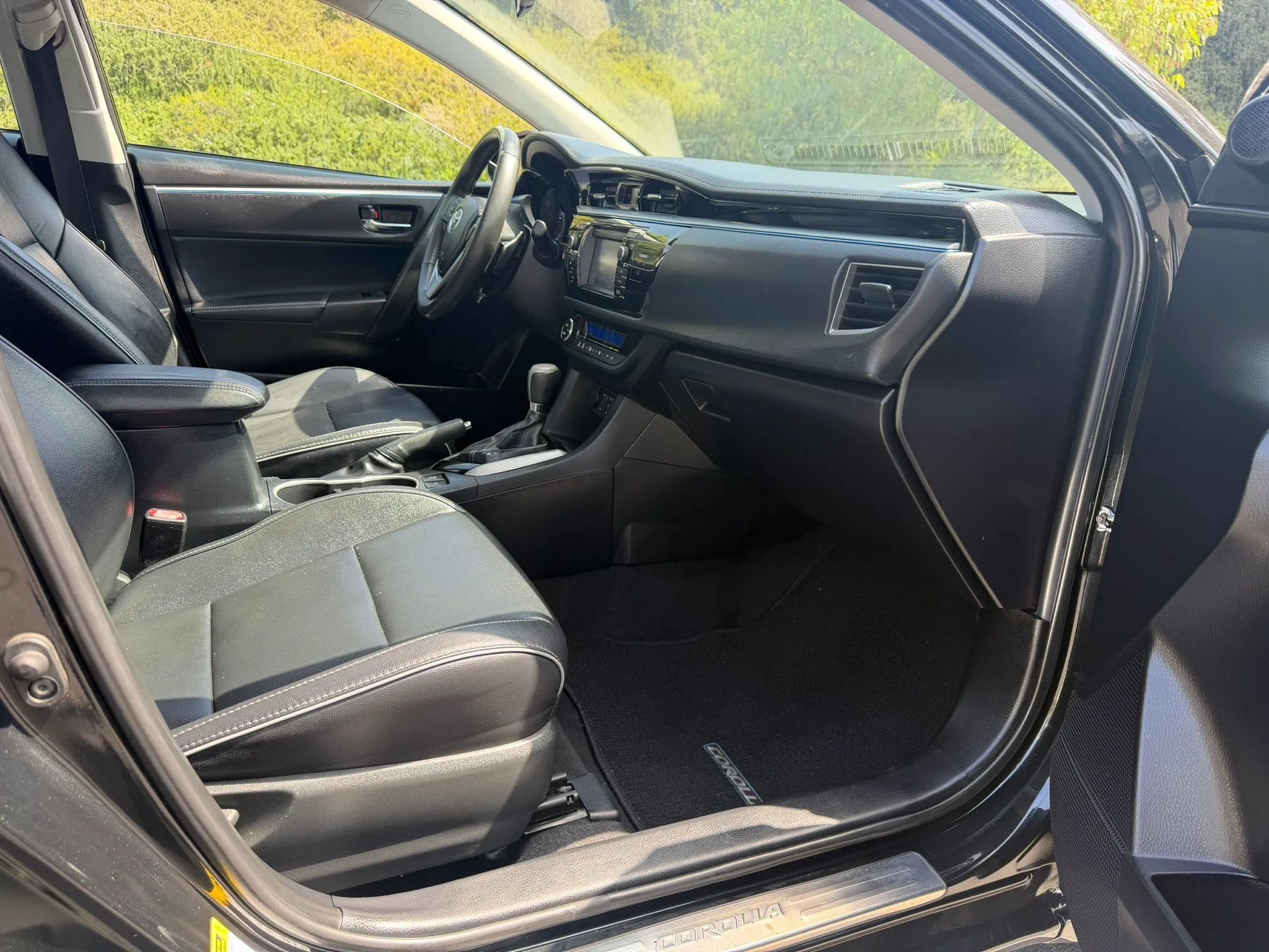Used 2016 Toyota Corolla S Premium FWD image 19