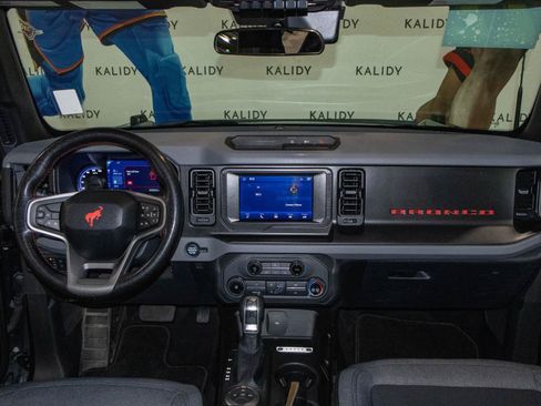 Used 2022 Ford Bronco 4-Door AWD/4WD image 3
