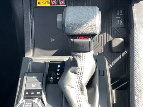 Used 2025 Toyota 4Runner TRD Off-Road AWD/4WD image 16