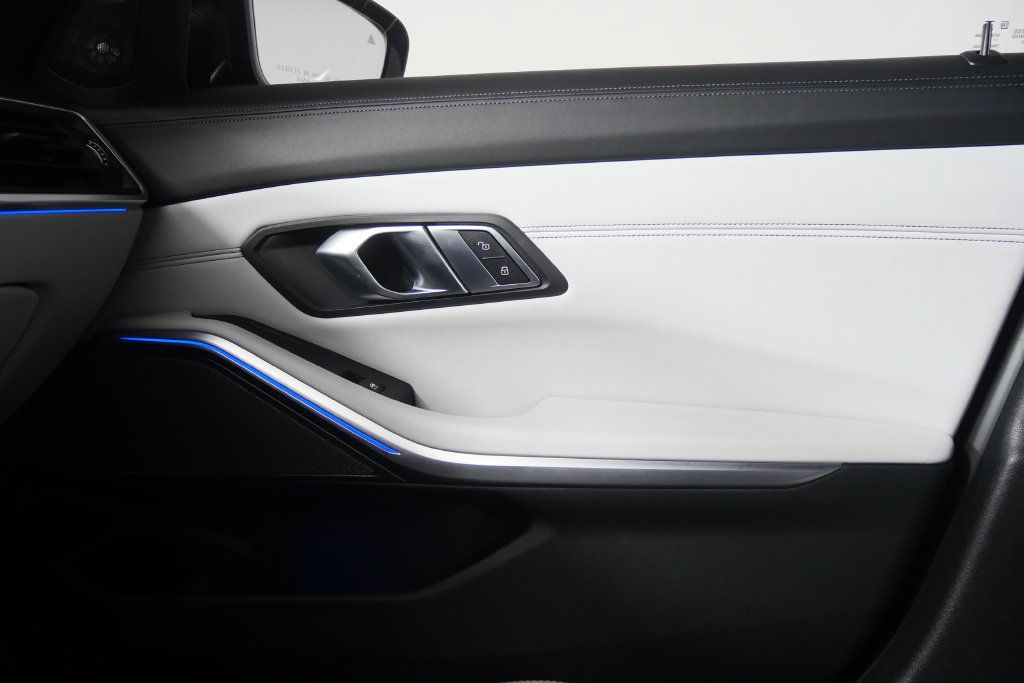 Used 2022 BMW M3 RWD image 41