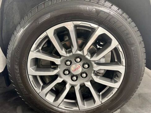 Used 2022 GMC Acadia Denali w/ Denali Ultimate Package image 11