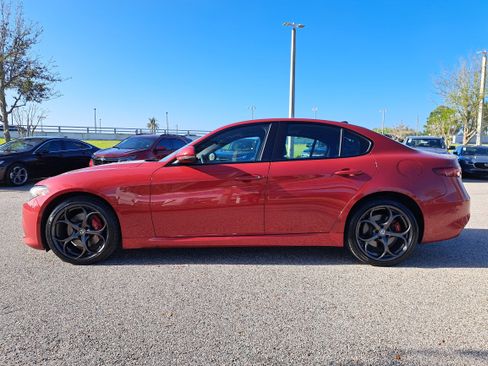 Used 2020 Alfa Romeo Giulia Ti Sport w/ Quick Order Package 22S Sport AWD/4WD image 8